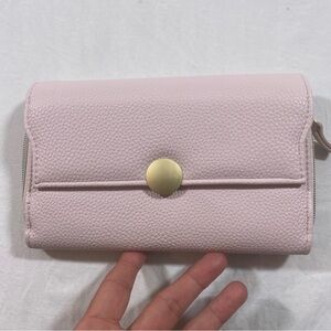 Women’s wallet light pink magnetic closure zip